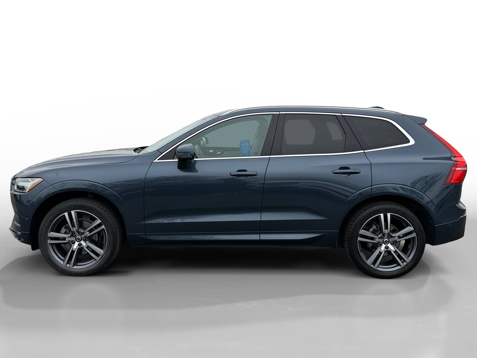 Used 2018 Volvo XC60 Momentum with VIN YV4102RKXJ1070604 for sale in Salinas, CA