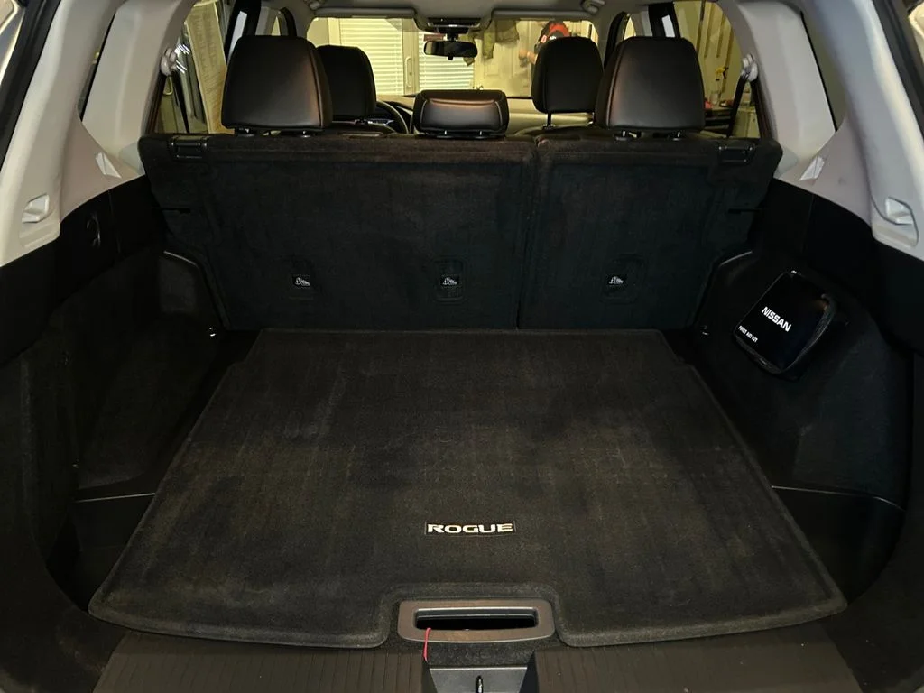 Used 2021 Brilliant Silver Nissan SV image 19