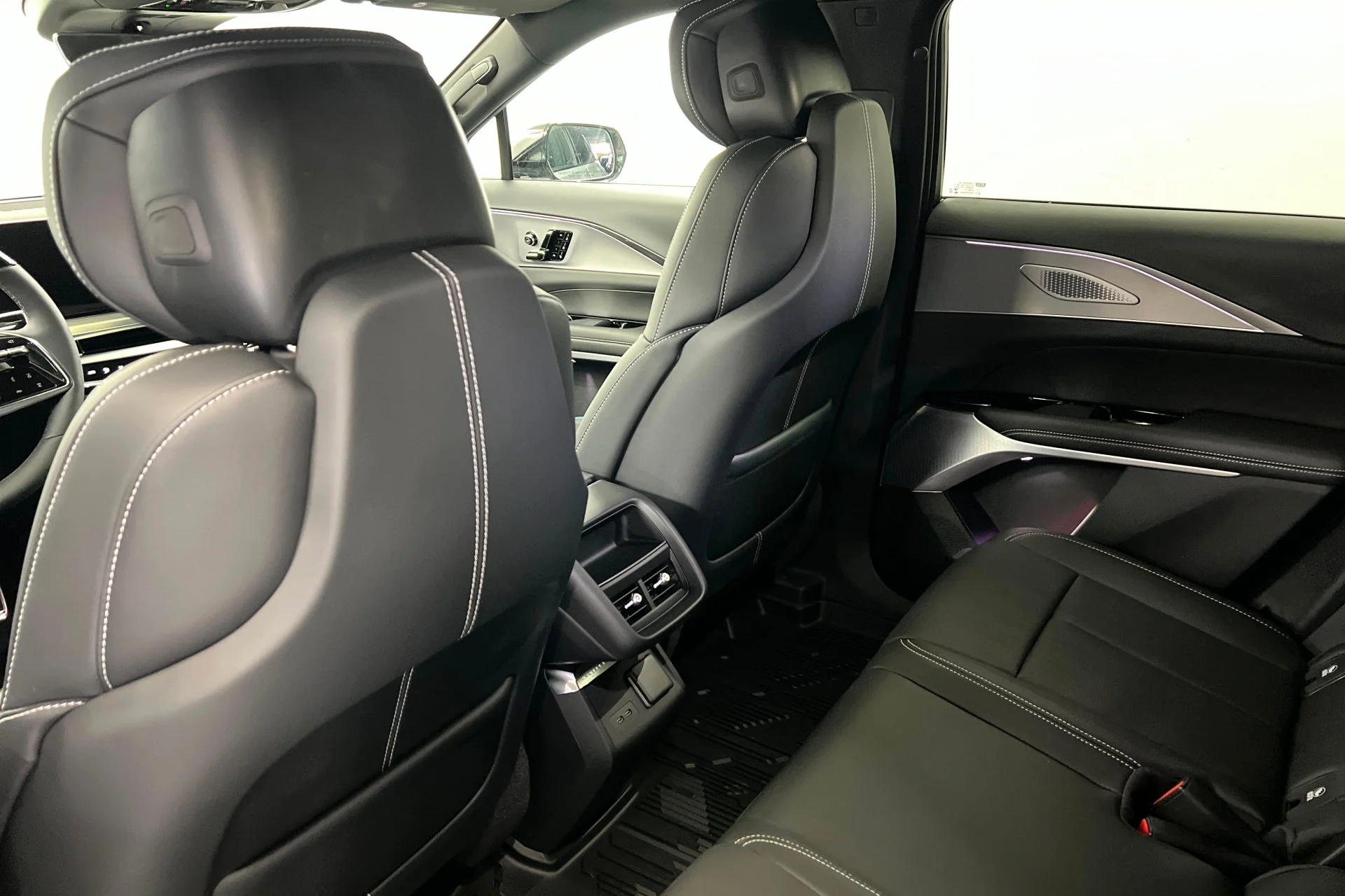 New 2027 Argent Silver Metallic Cadillac Premium Sport image 19
