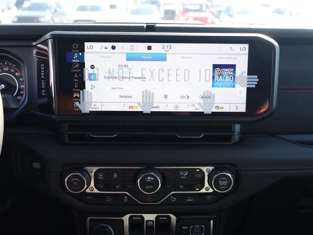 New 2026 Bright White Clear-Coat Exterior Paint Jeep Rubicon image 28