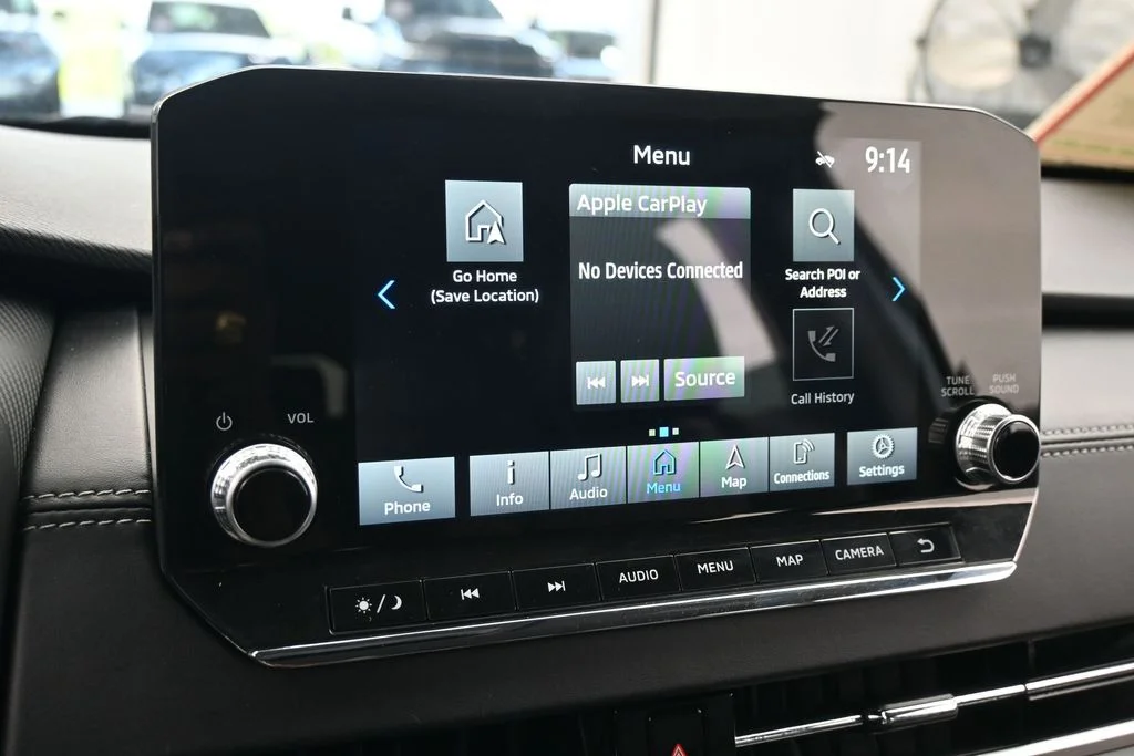 Used 2022 Silver Mitsubishi SEL image 19