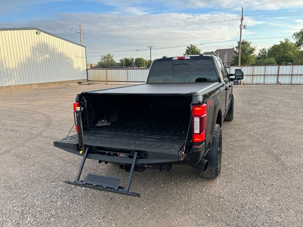 Used 2022 Black Metallic Ford King Ranch image 6
