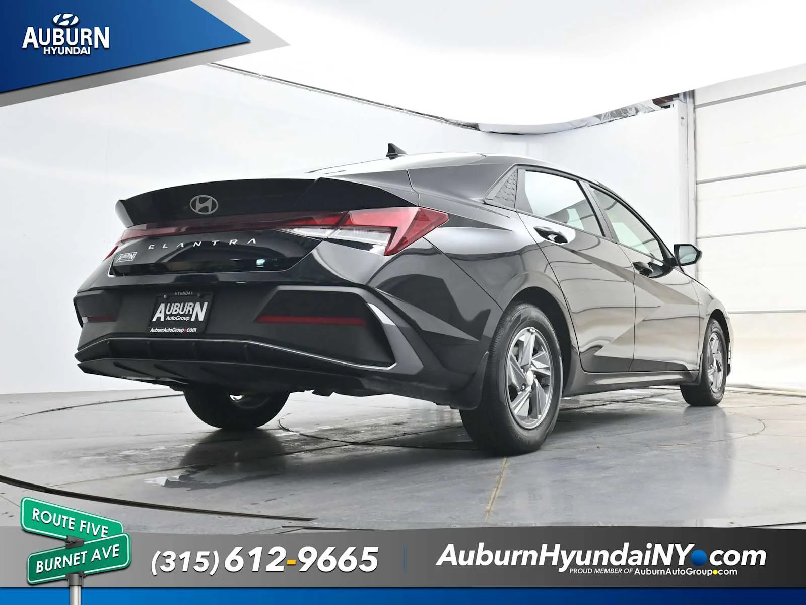 Used 2024 Abyss Black Hyundai SE image 21