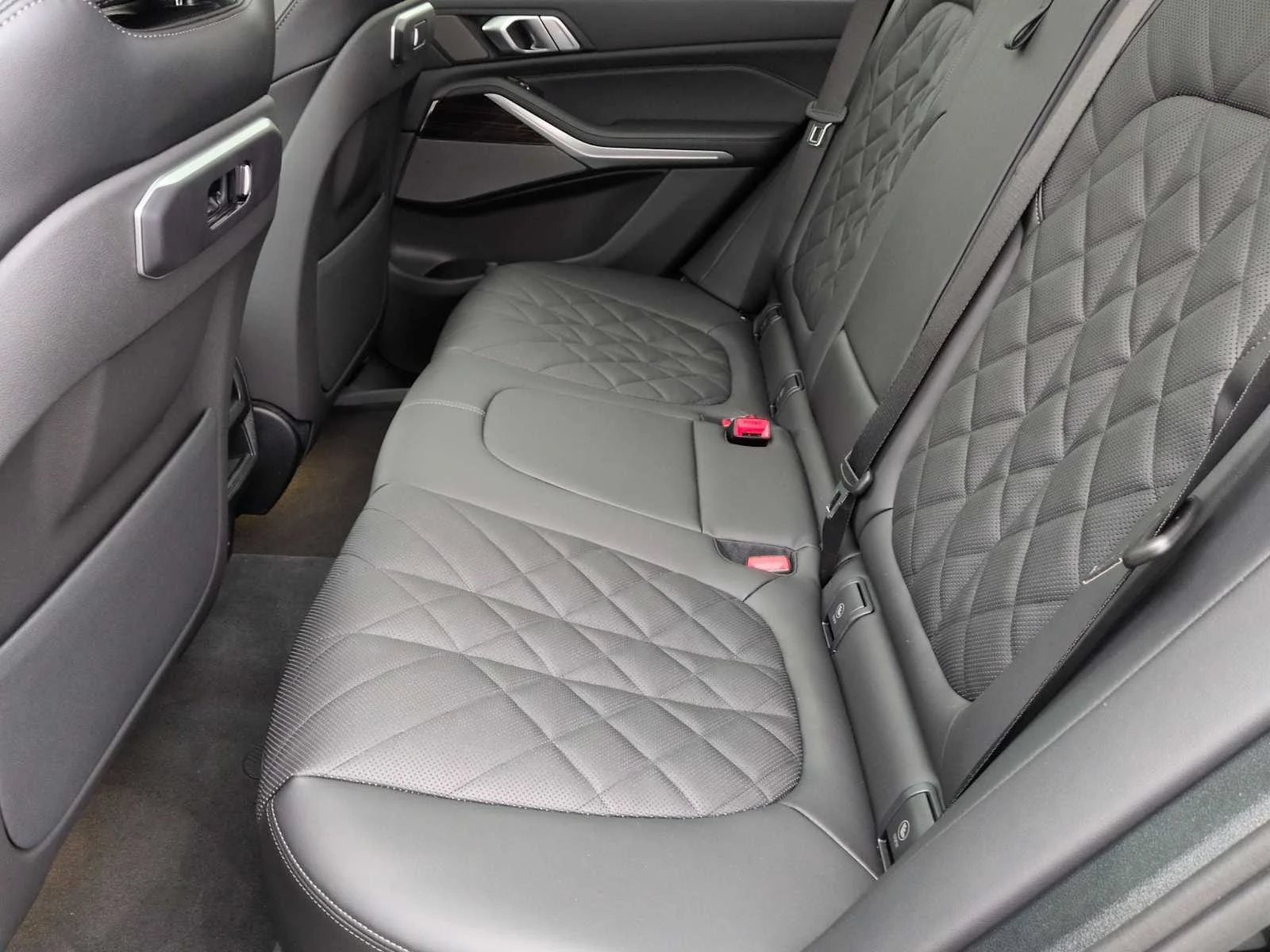 Used 2026 Black Sapphire Metallic BMW xDrive50e image 19