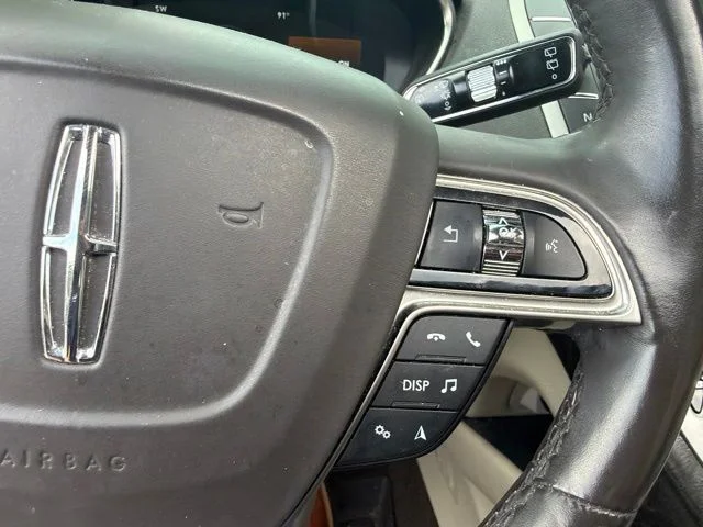 Used 2020 White Lincoln Reserve image 12