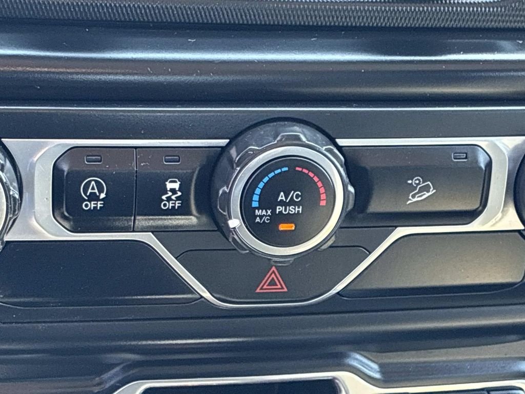 Used 2019 Red Jeep Unlimited Sport image 31