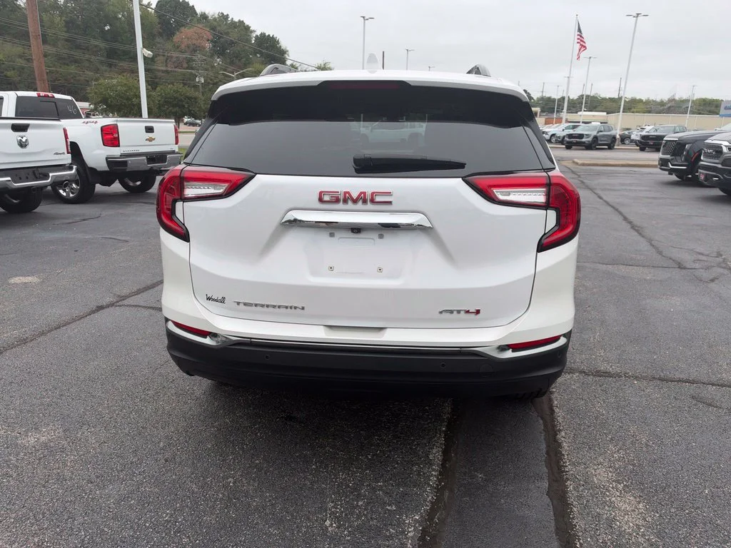 Used 2022 WHITE FROST TRICOAT GMC AT4 image 7