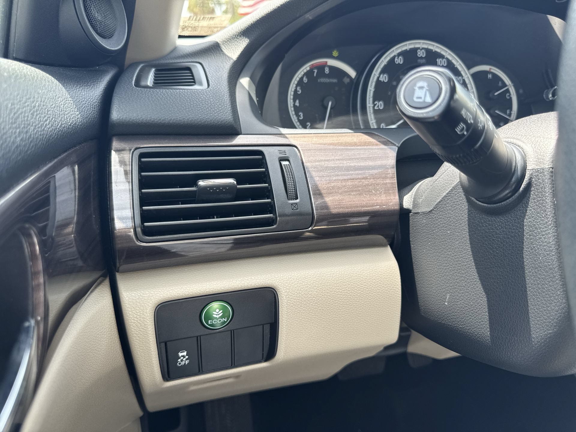 Used 2017 White Honda EX image 27