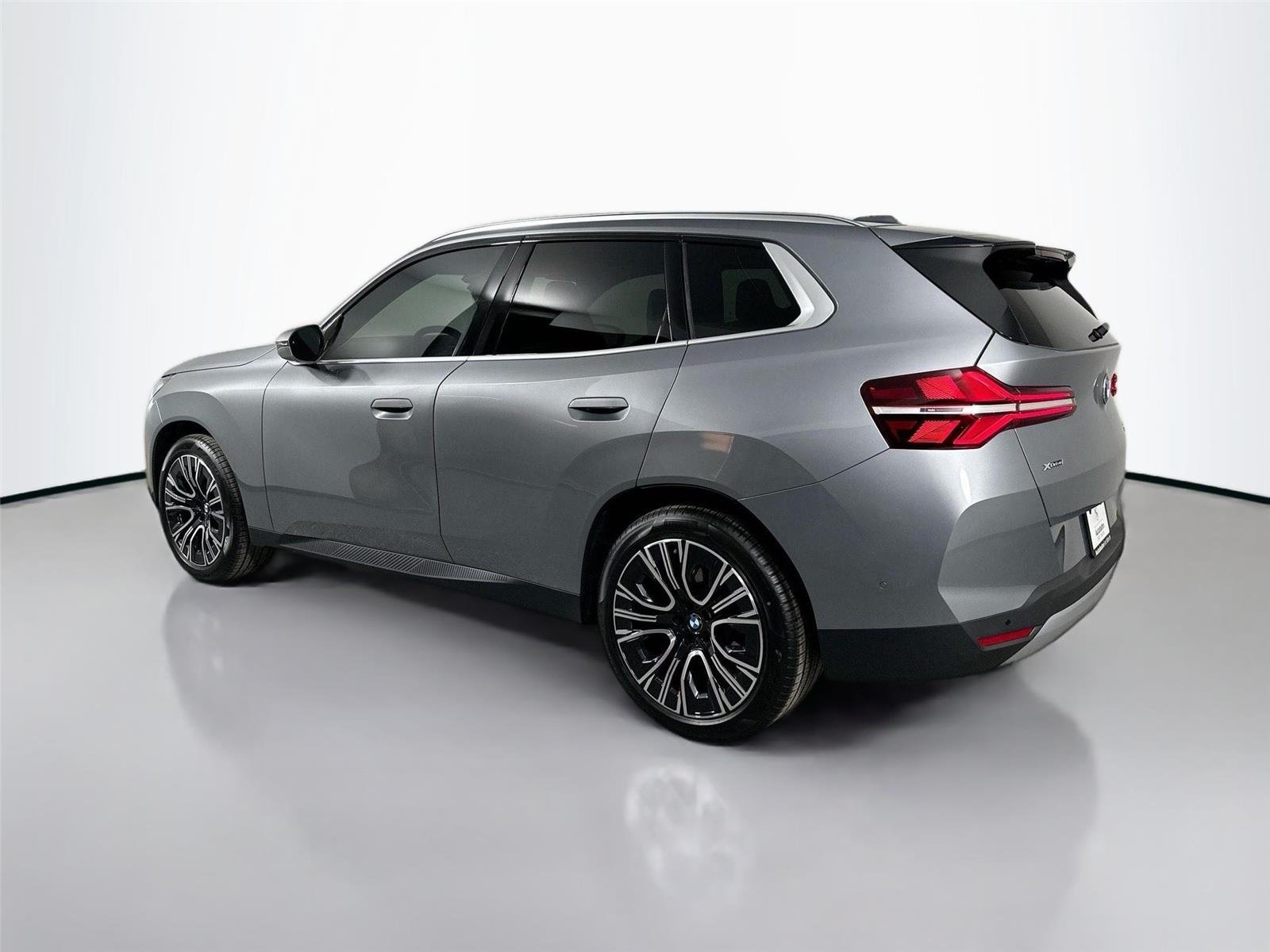 Used 2026 Skyscraper Grey Metallic BMW 30 xDrive image 8