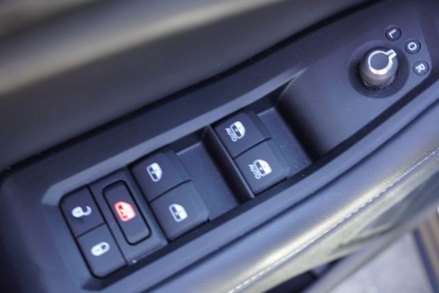 Used 2023 Silver Jeep Altitude X image 23