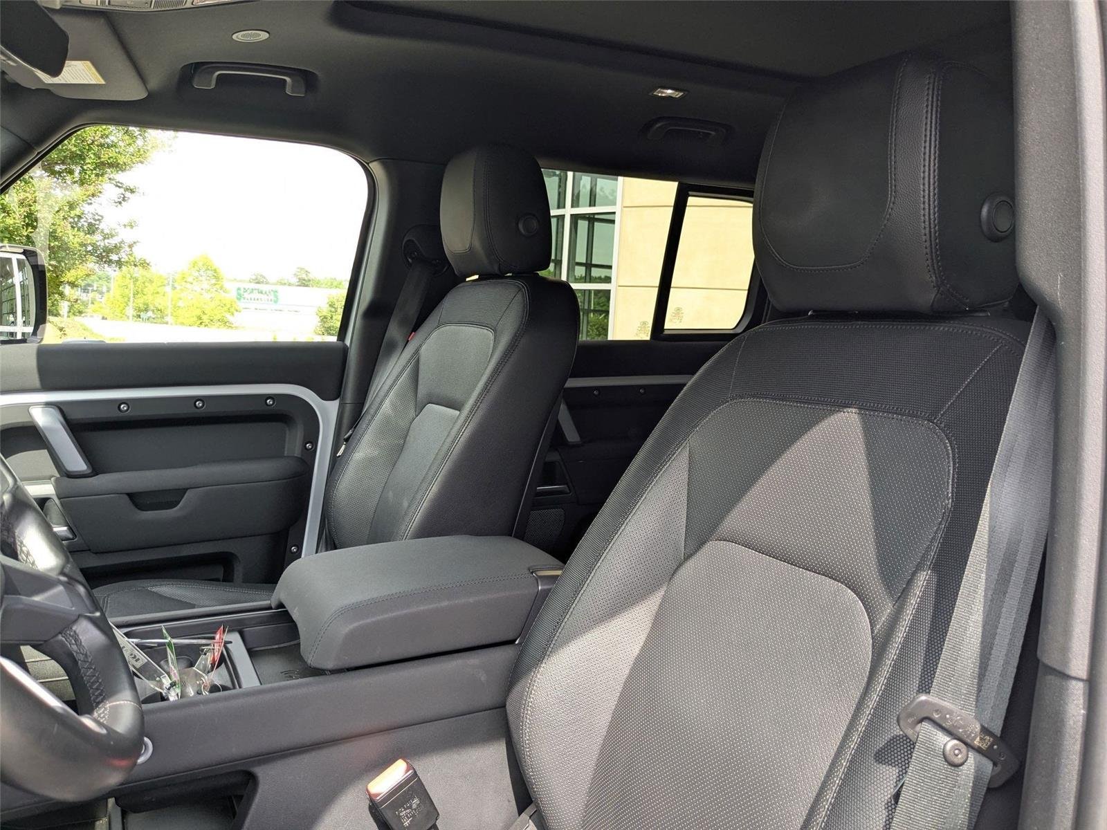 Used 2023 Yulong White Metallic Land Rover X-Dynamic SE image 14