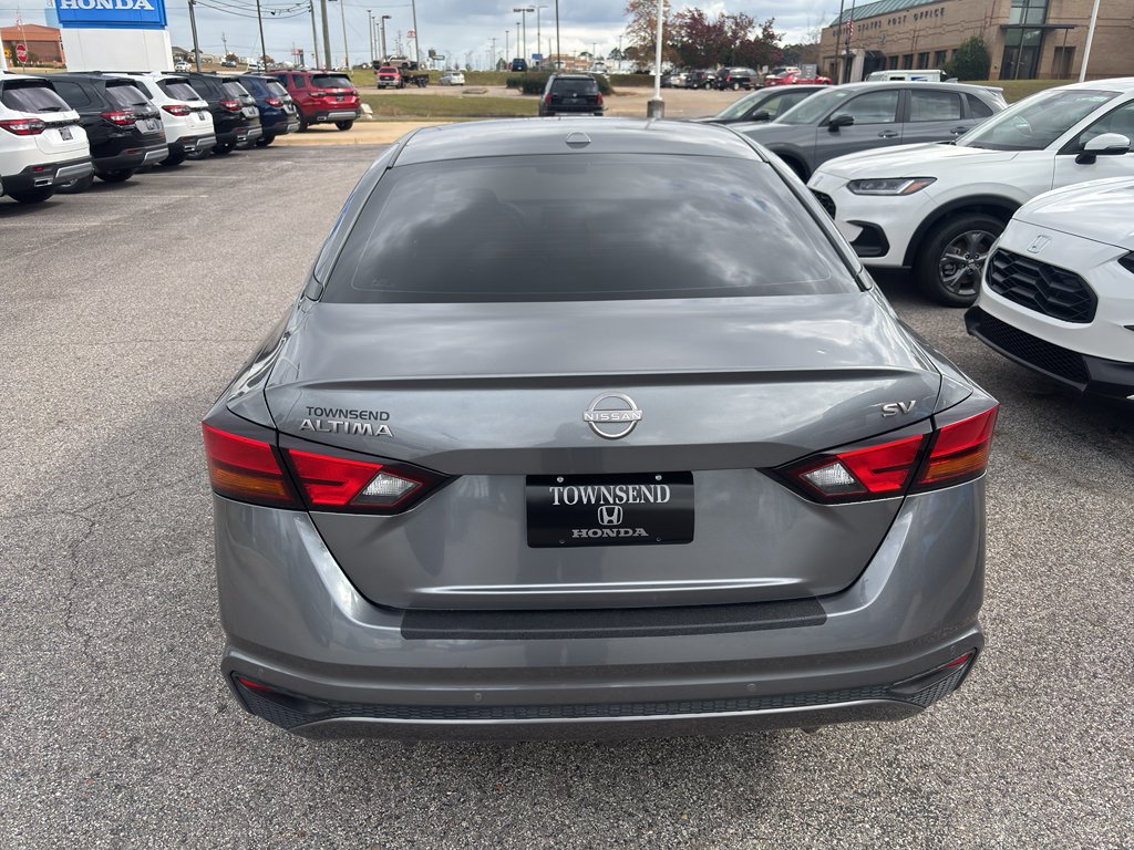 2023 Nissan Altima 2.5 SV photo 4