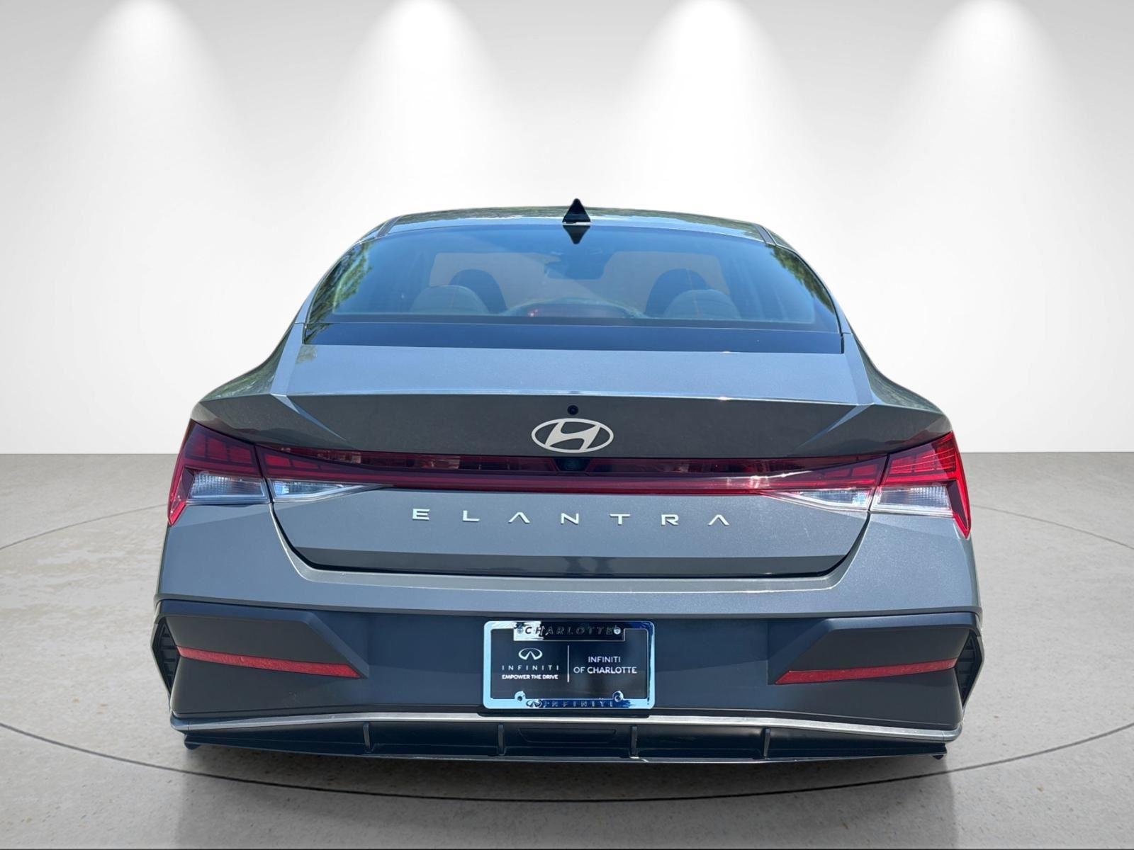 Used 2025 Ecotronic Gray Hyundai SEL Convenience image 4