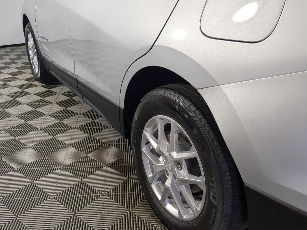 Used 2022 Silver Ice Metallic Chevrolet LT image 5