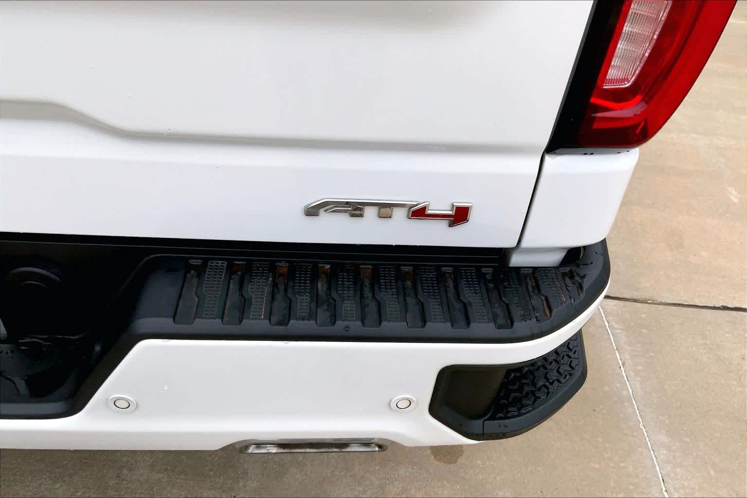 Used 2021 Summit White GMC AT4 image 18