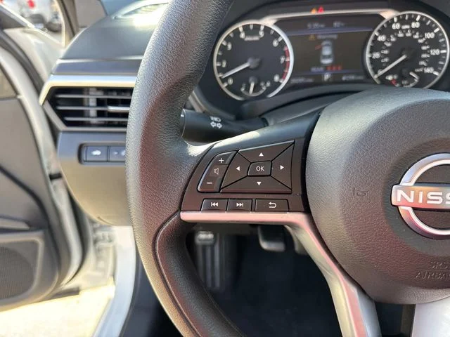 Used 2025 White Nissan 2.5 SV image 43