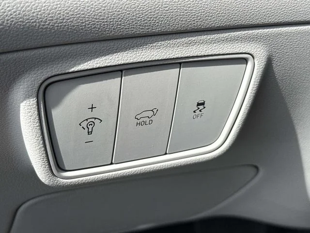 Used 2022 Gray Hyundai SEL image 28