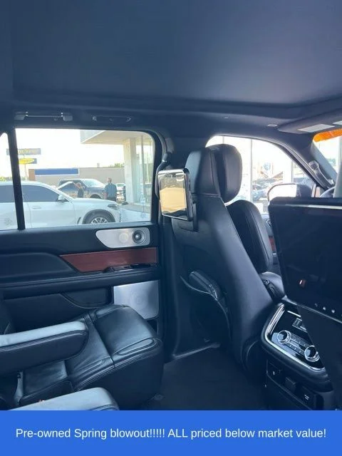 Used 2020 Black Lincoln Reserve image 11
