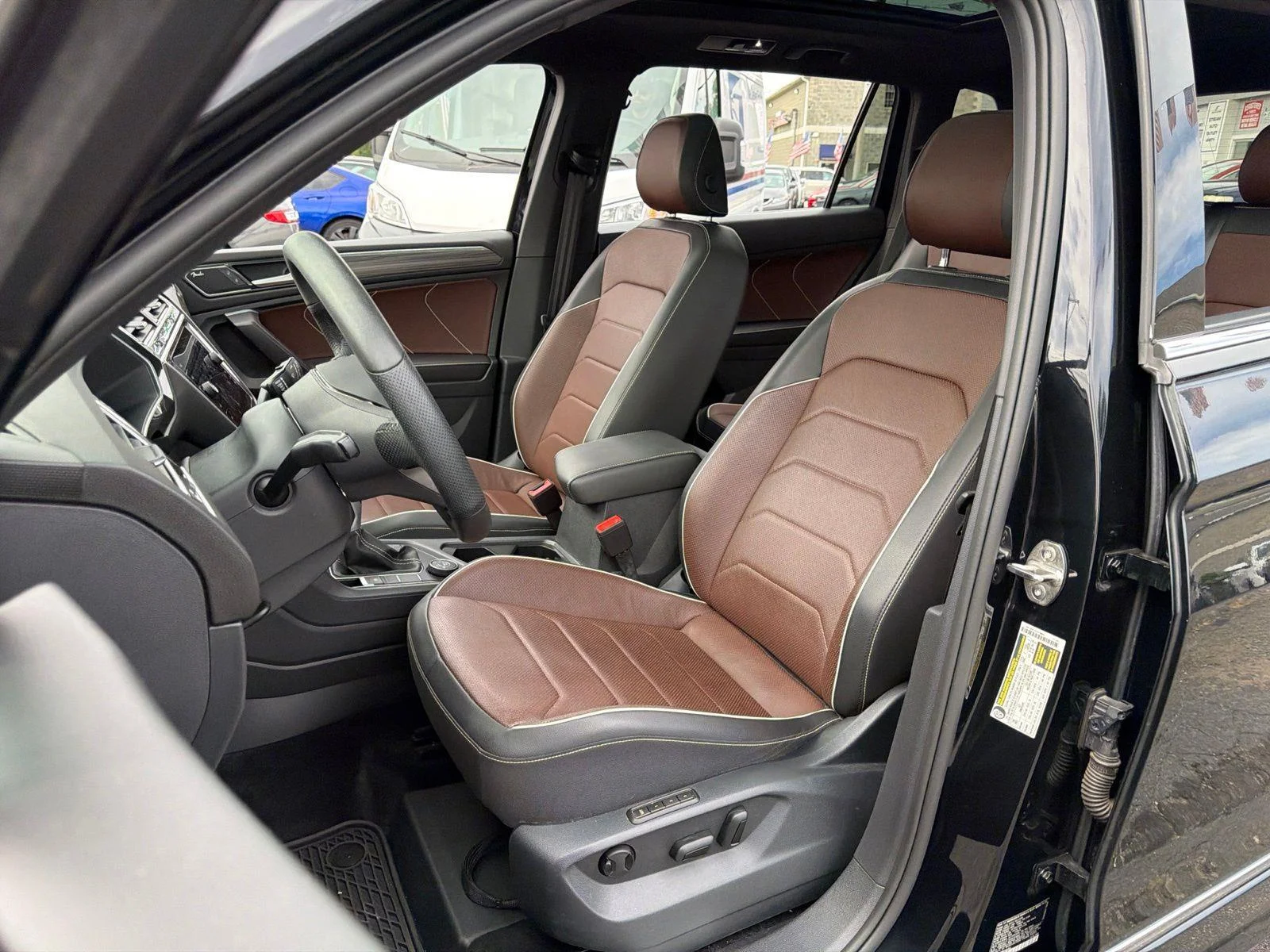 2024 Volkswagen Tiguan SEL R-LINE - Photo 30