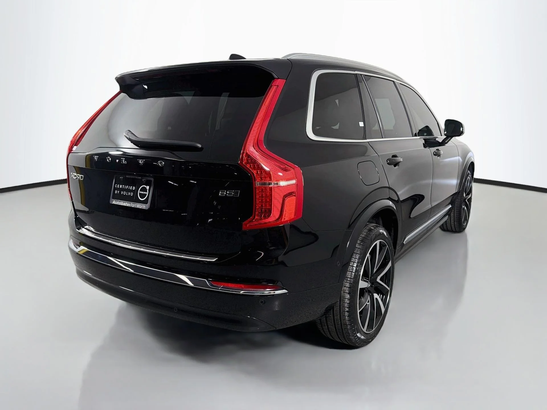 Certified Used 2024 Onyx Black Volvo Plus image 6