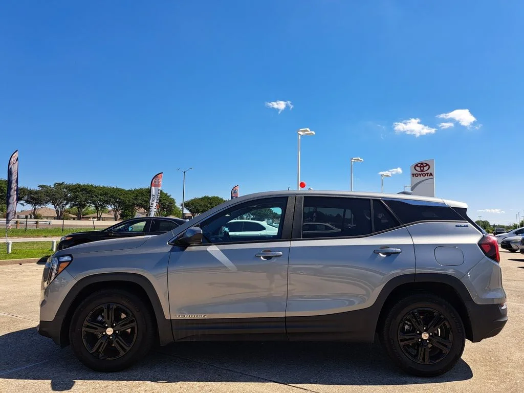 Used 2023 Silver GMC SLE image 8