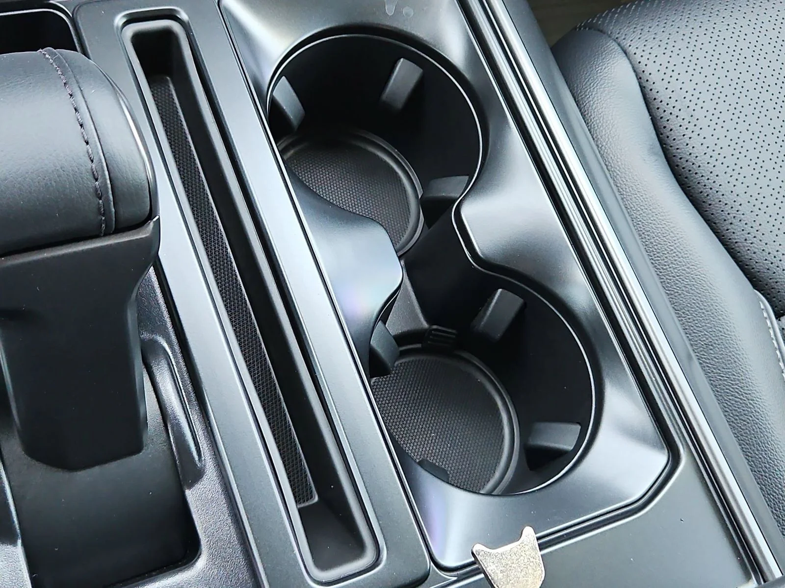 New 2026 Carbonized Gray Metallic Ford Lariat® image 18