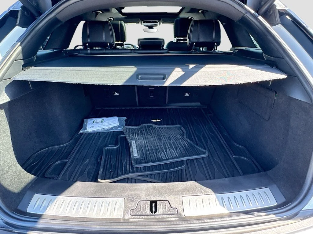 Used 2019  Land Rover SE R-Dynamic image 29