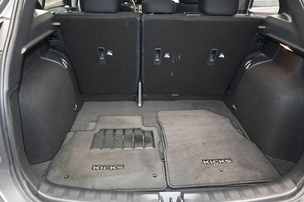 Used 2024 Gray Nissan S image 16