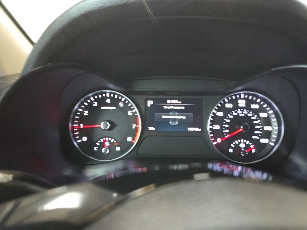 Used 2024 Red Kia LXS image 14