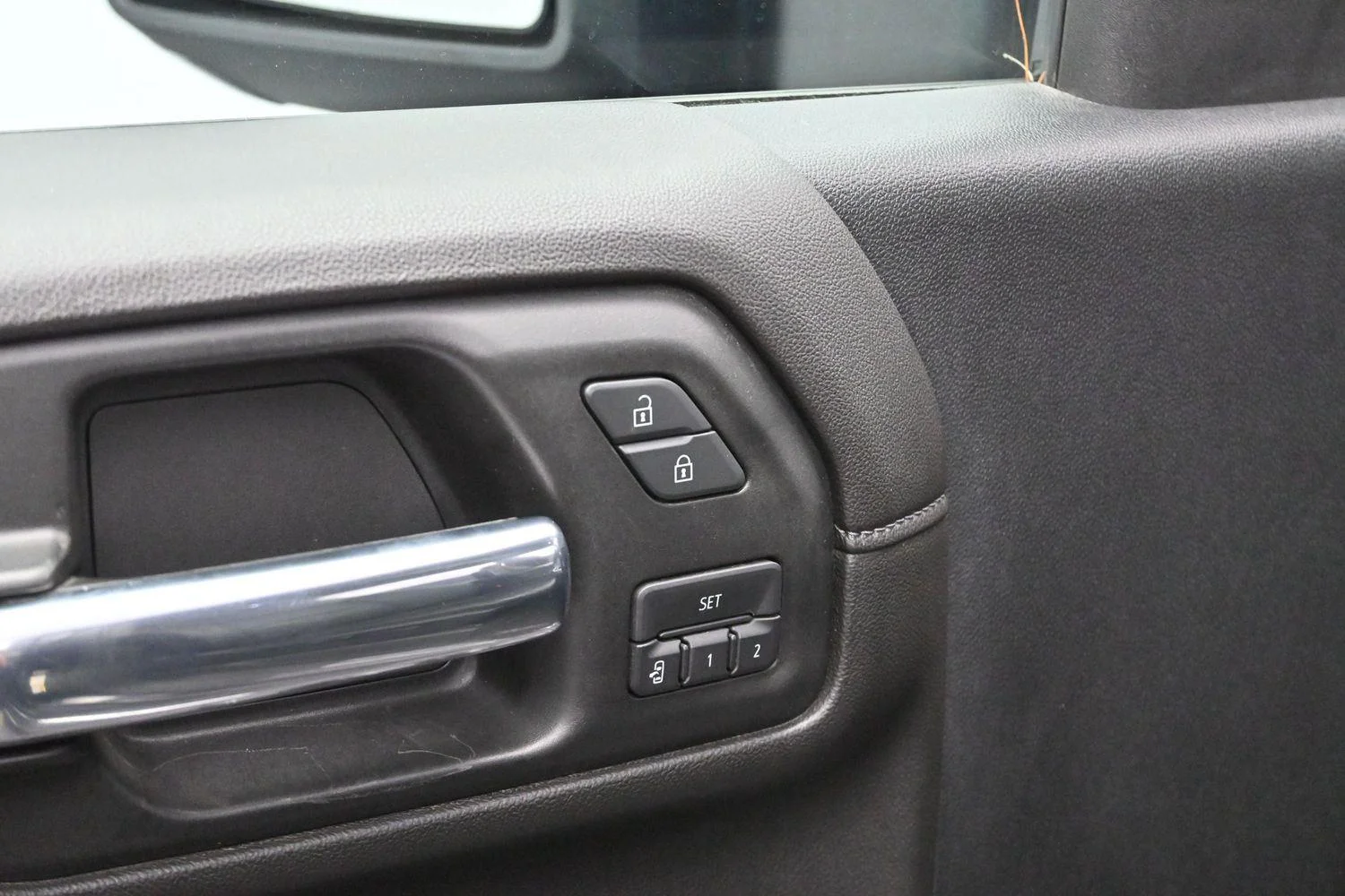 Used 2020 Onyx Black GMC Denali image 10