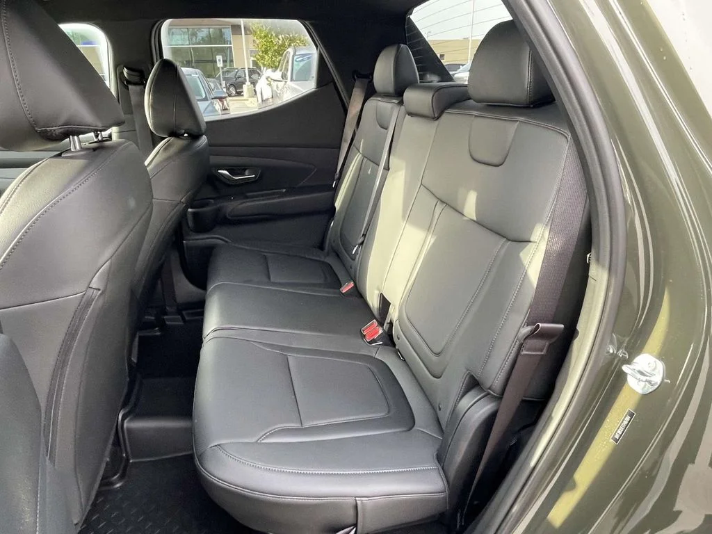 Used 2026 Rockwood Green Hyundai SEL image 3