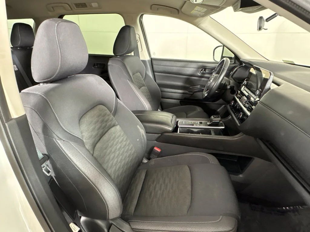 Used 2025 White Nissan SV image 19
