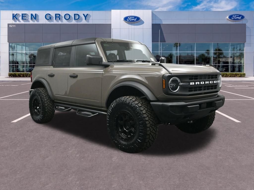 New 2026 Ford Bronco Base 4 Door in Buena Park #MC261021 | Ken