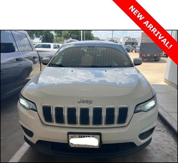 Used 2019 Bright White Clearcoat Jeep Latitude Plus image 5