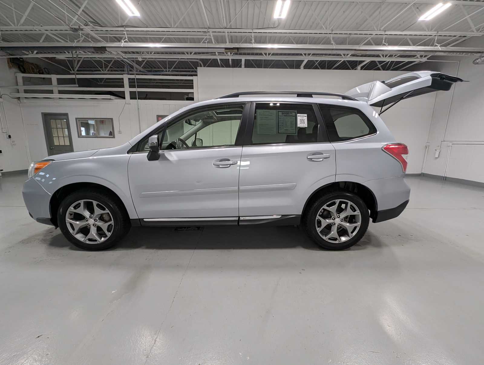 Used 2016 Ice Silver Metallic Subaru 2.5i Touring image 12