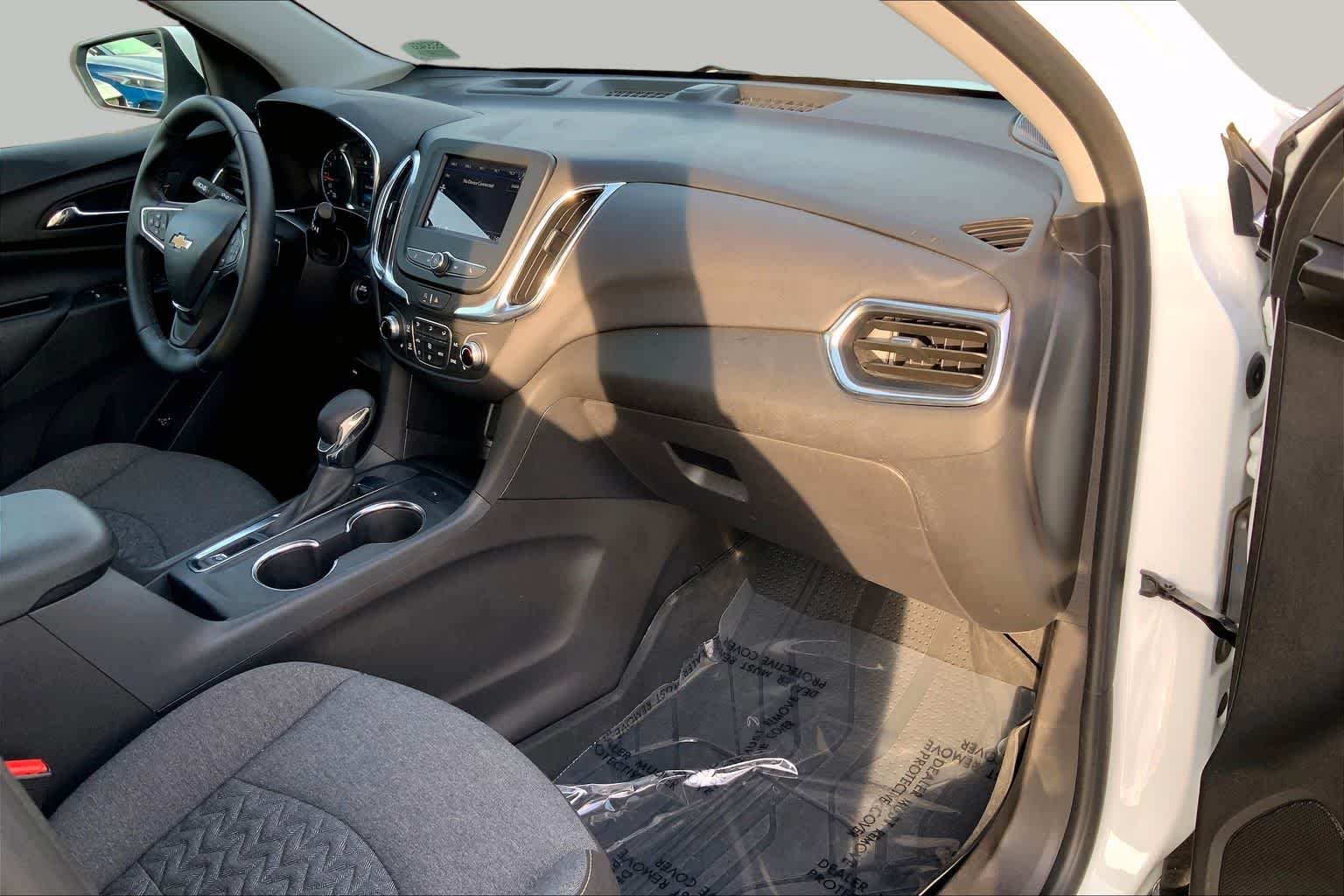 Used 2024 Summit White Chevrolet LT image 18