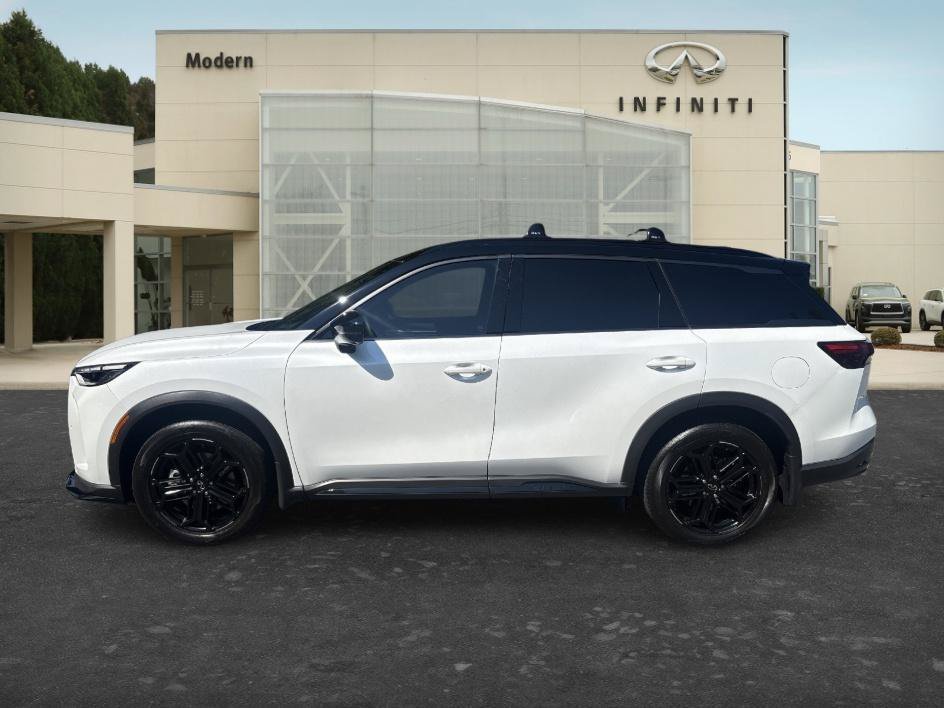 Used 2026 Radiant White/Black Obsidian INFINITI SPORT image 12