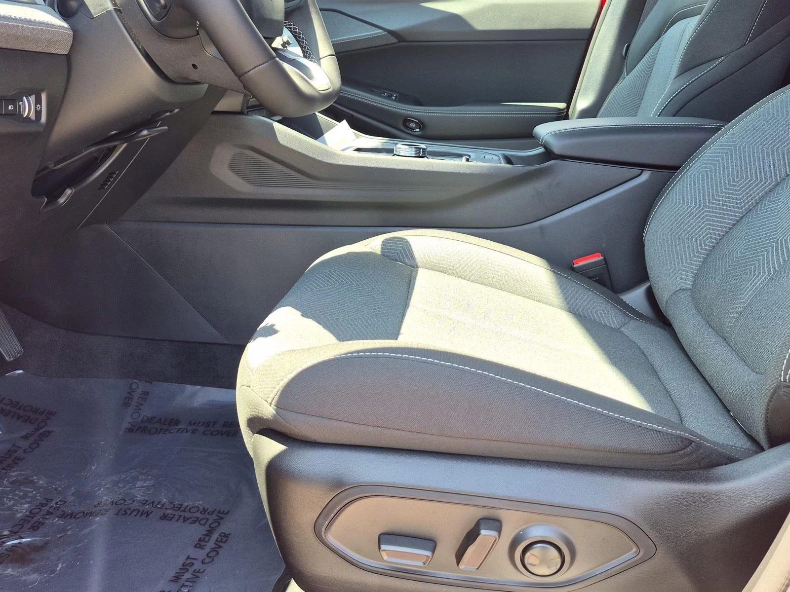 New 2026 Red Hot Pearl-Coat Exterior Paint Jeep Laredo image 18