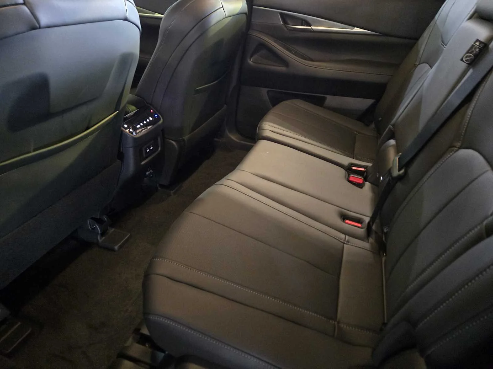 New 2027 BLACK OBSIDIAN INFINITI Luxe AWD image 19