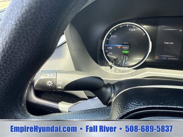 2020 Toyota RAV4 LE - Photo 32