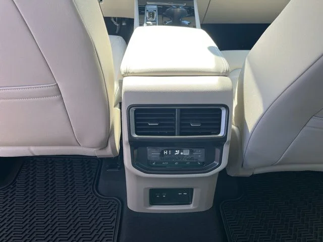New 2026 White/off-white Volkswagen 2.0T SEL image 15