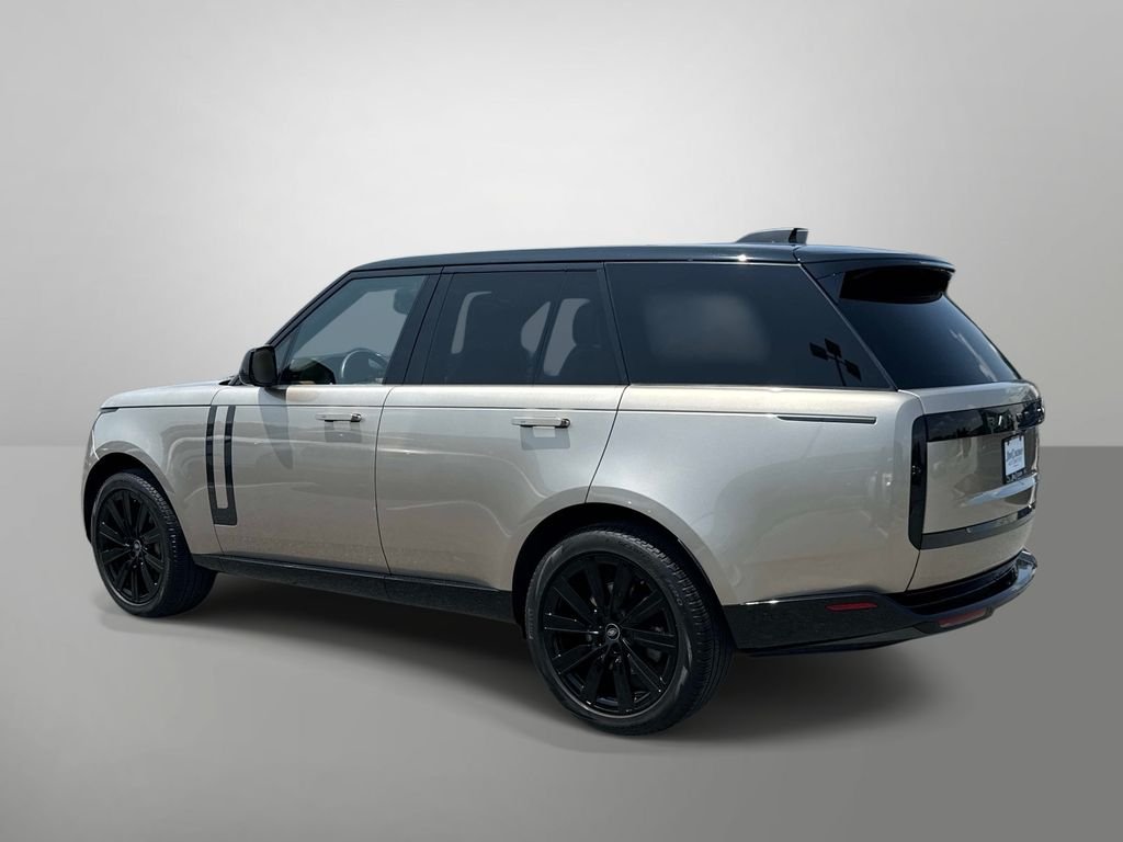 Used 2023 Blue Land Rover SE image 28