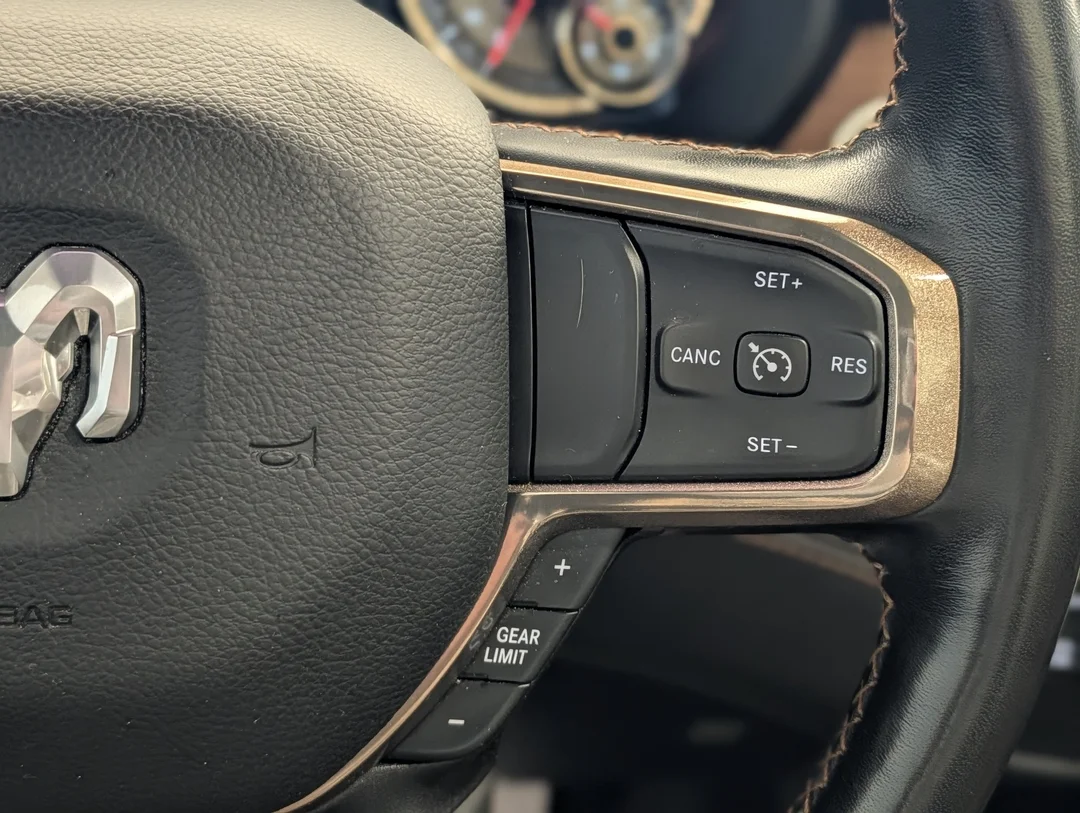Used 2022 White RAM Limited Longhorn - - 4x4 - 5.7L HEMI V8 eTorque - Premium Leather - Backup Camera & More! - image 18