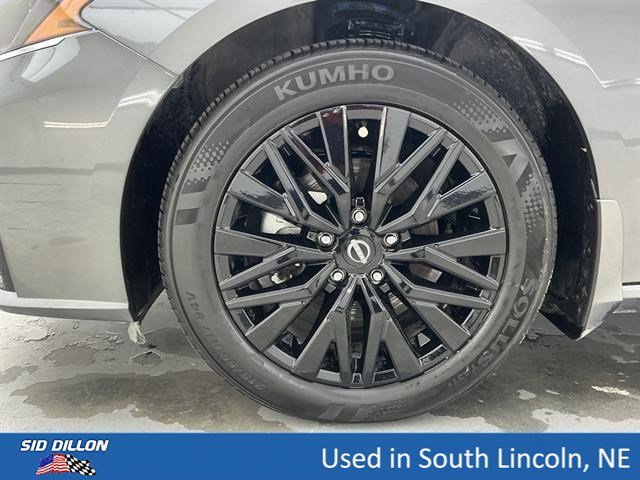 Used 2025 Gun Metallic Nissan SV image 18