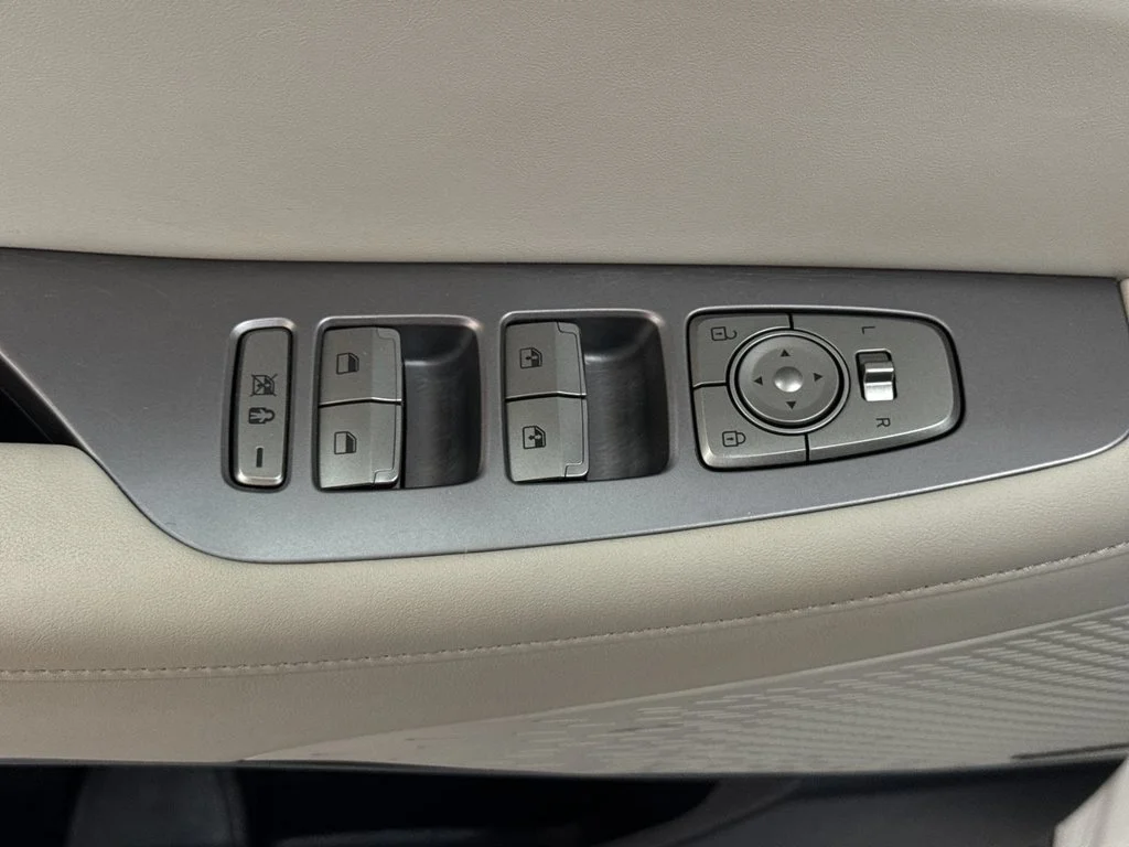 Used 2024 White Hyundai Limited image 15