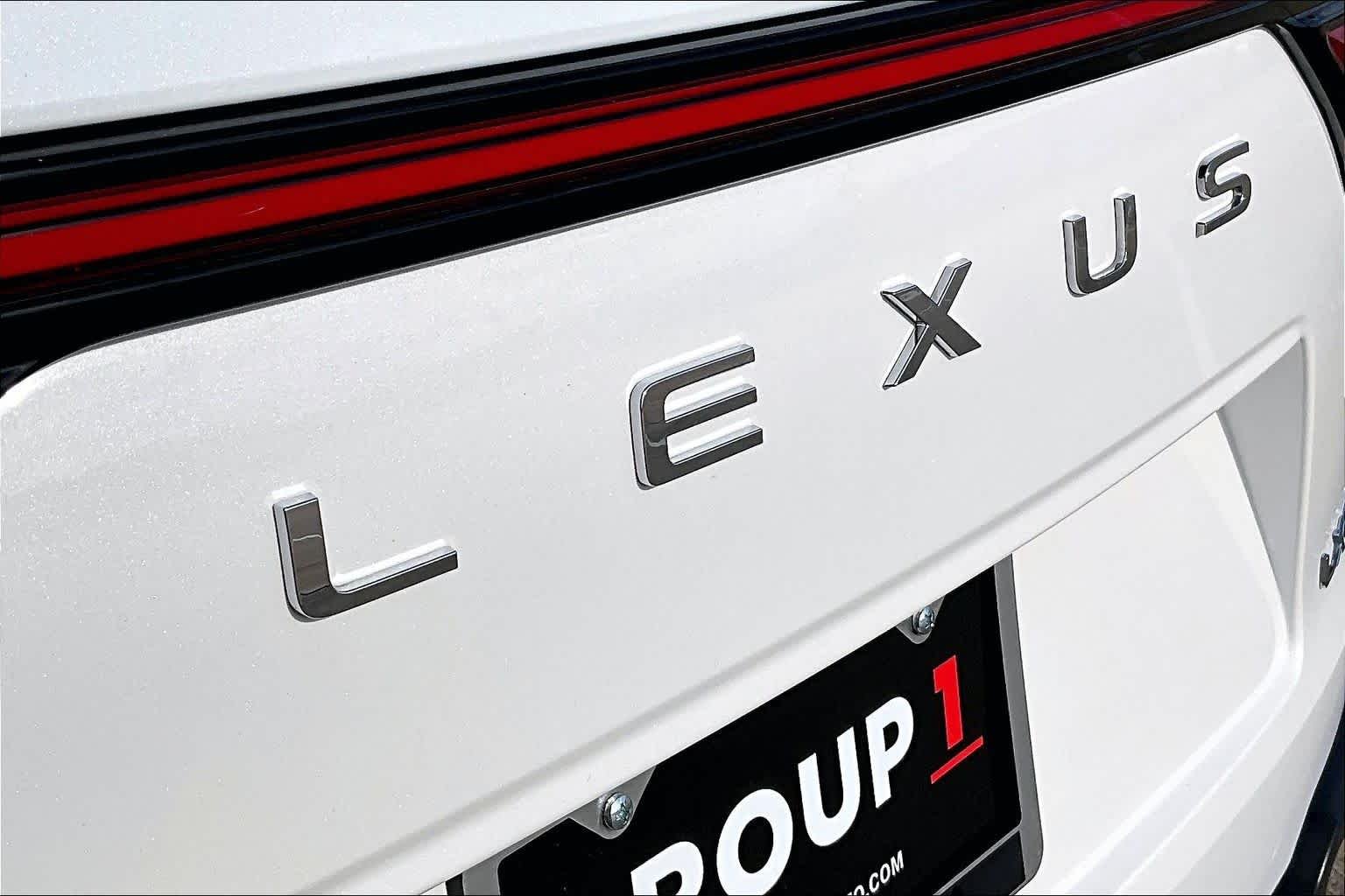 Used 2024 Ultra White Lexus F SPORT image 31