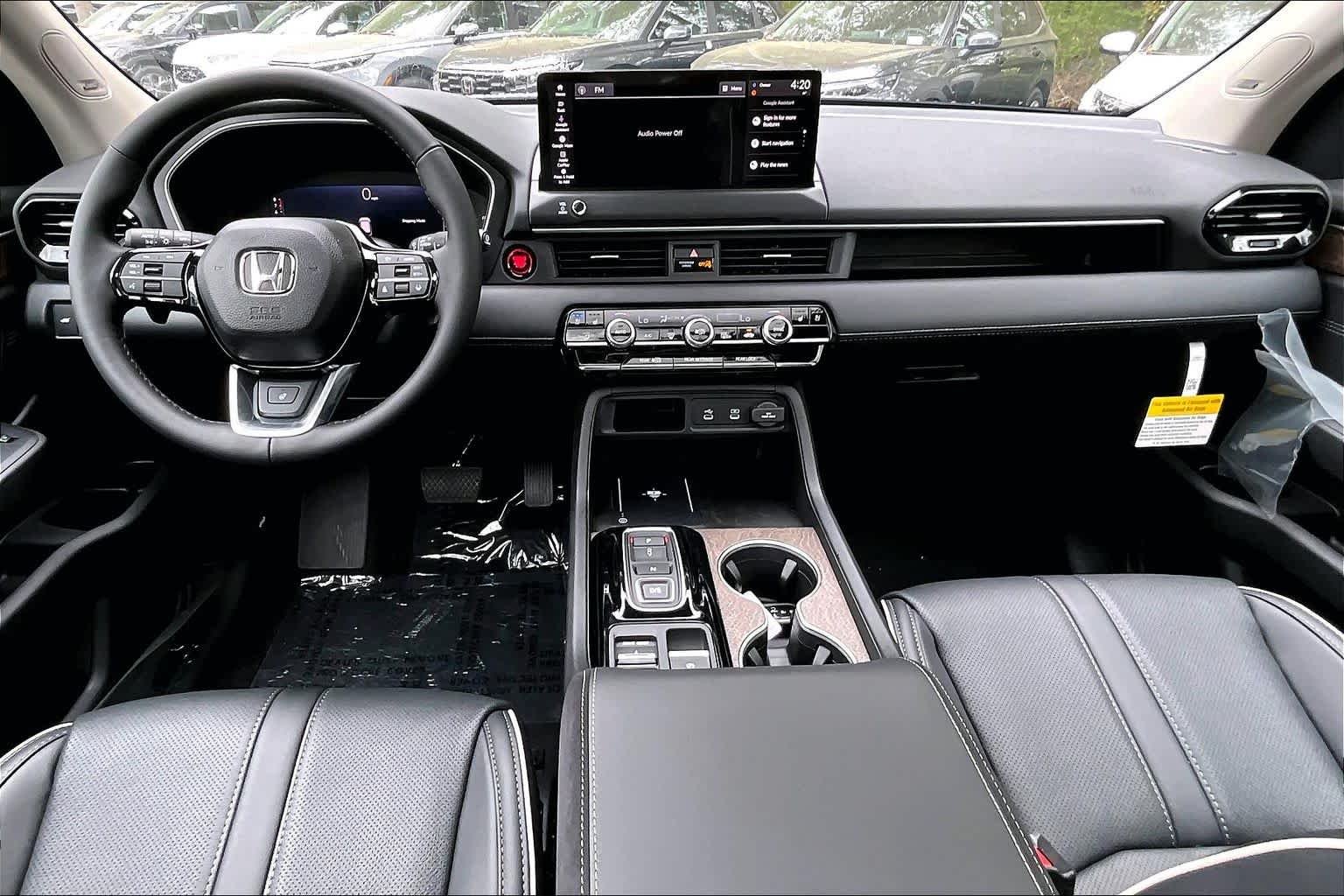 View vehicle photo 5