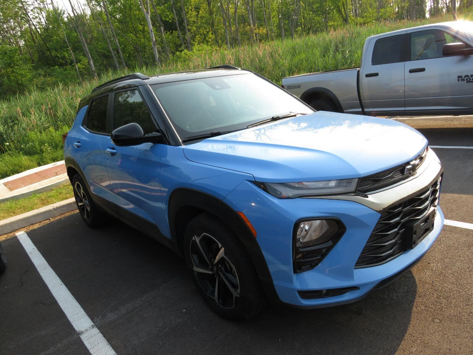 Used 2023 Fountain Blue Chevrolet RS image 4