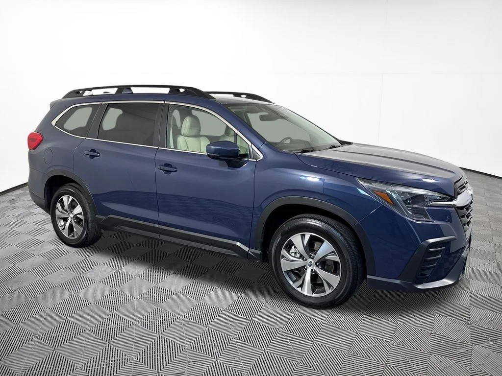 Used 2025 Cosmic Blue Subaru Premium image 5