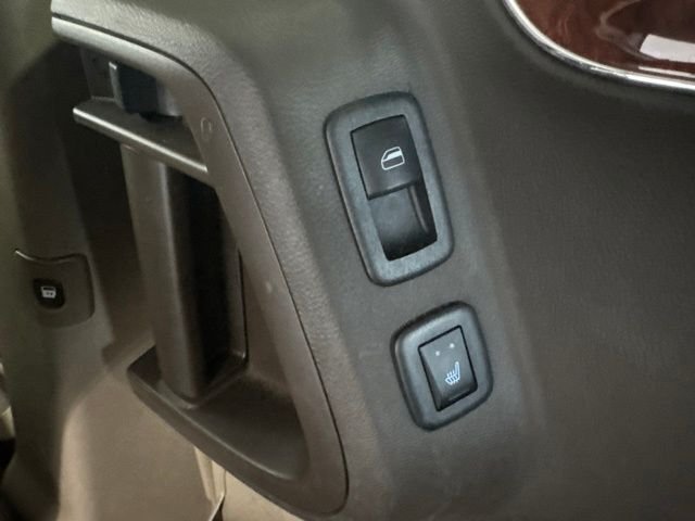 Used 2015 Beige Chrysler Limited image 26